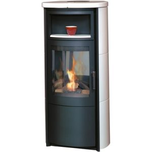 Kaminofen Opera B Grande – 5 kW – cremefarbene Kacheln – Energieeffizienzklasse A+